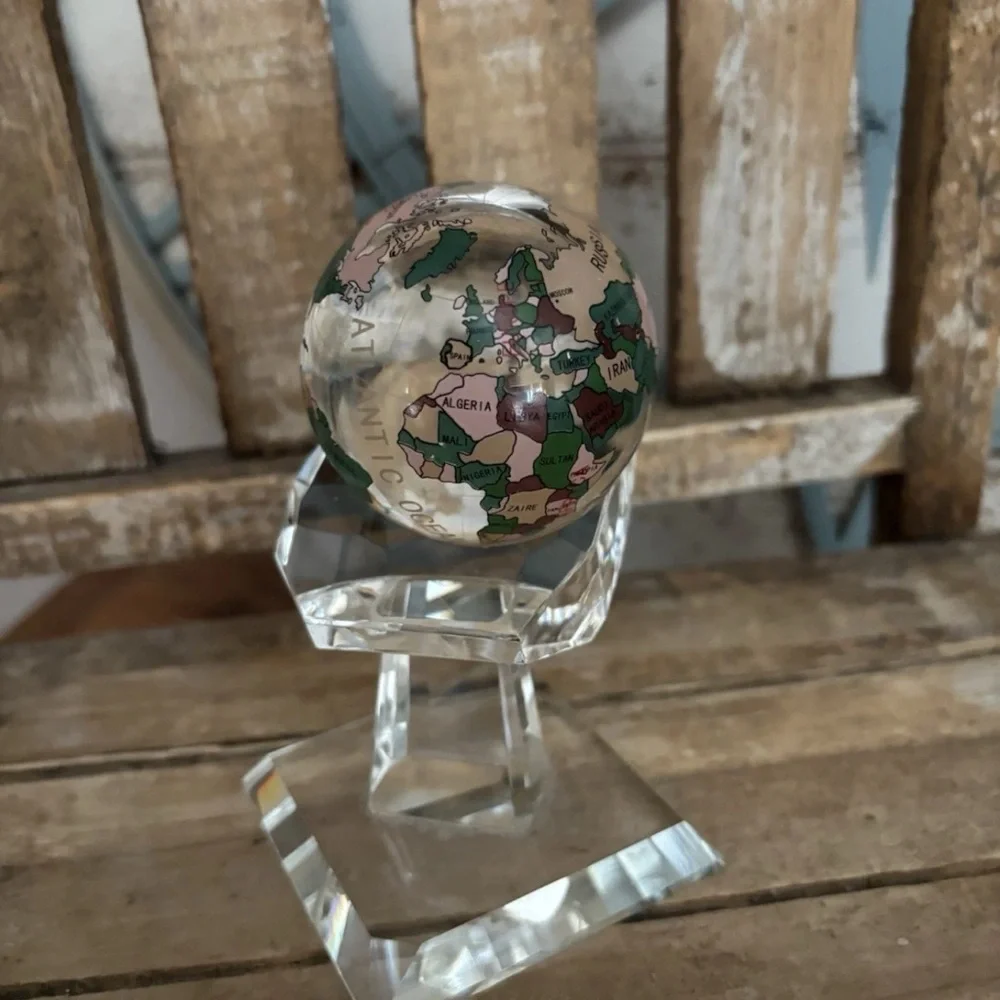 RARE CRYSTAL ETCHED WORLD GLOBE RESTING IN A CUT CRYSTAL BASE NEW!